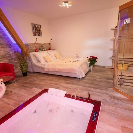 Romanticky Wellness Suite Hotel Heinz 도브리스 외부 사진
