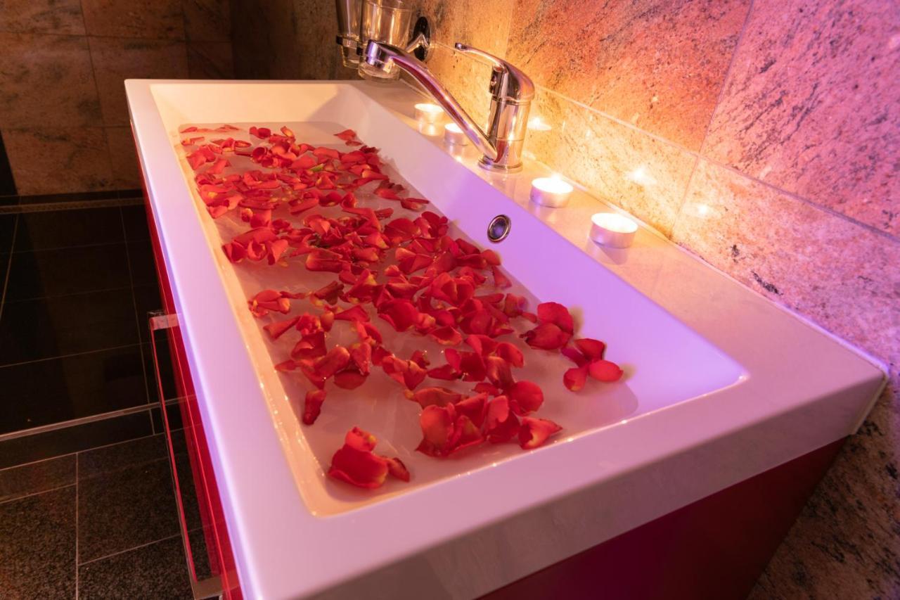 Romanticky Wellness Suite Hotel Heinz 도브리스 외부 사진