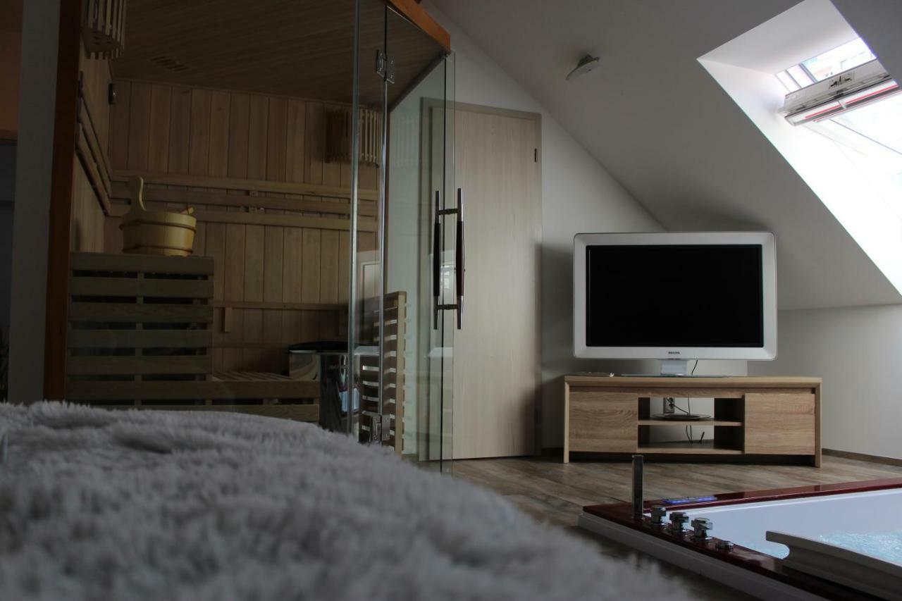 Romanticky Wellness Suite Hotel Heinz 도브리스 외부 사진