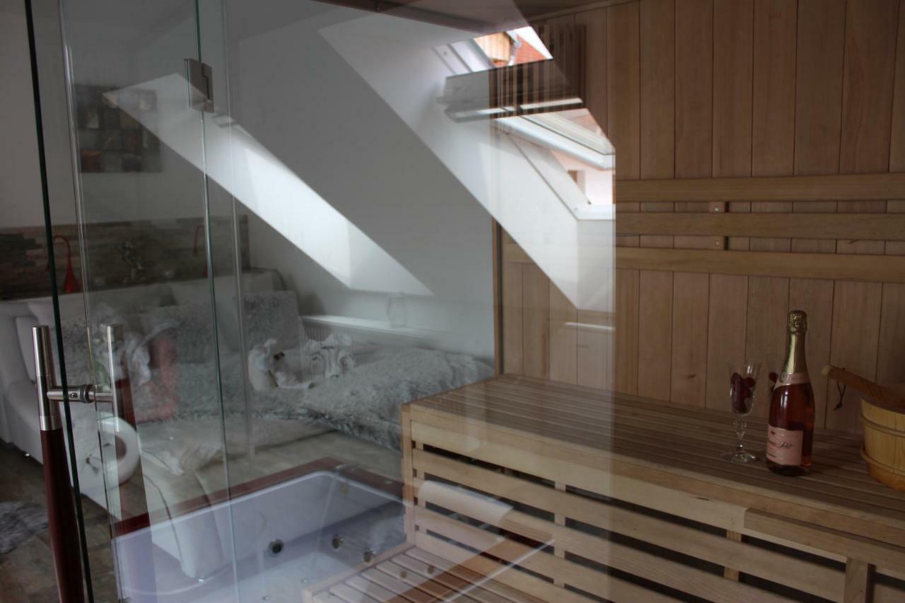 Romanticky Wellness Suite Hotel Heinz 도브리스 외부 사진