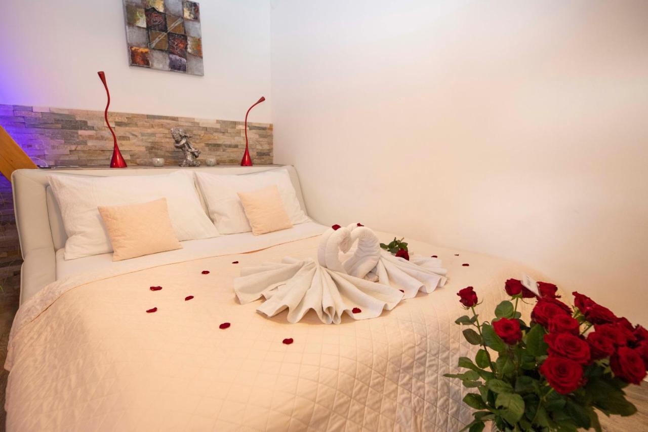 Romanticky Wellness Suite Hotel Heinz 도브리스 외부 사진